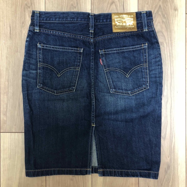 Levi's(リーバイス)のリーバイス　デニムタイトスカート　レディース レディースのスカート(ひざ丈スカート)の商品写真