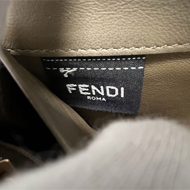 正規品　FENDI ピーカブー コンチネンタル財布 ピンクレザー