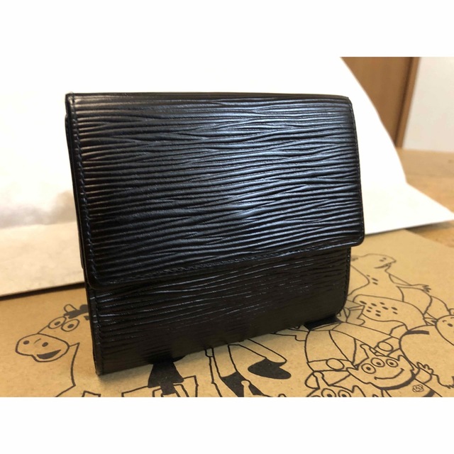 上品 極美品【高級✨現行モデル】LOUIS 折り財布 エピ 黒 VUITTON 折り