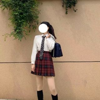 エーシーディーシーラグ(ACDC RAG)の胭脂 チェック　赤黒色スカートとネクタイのセット　JK制服　やみかわ  地雷系(ひざ丈スカート)