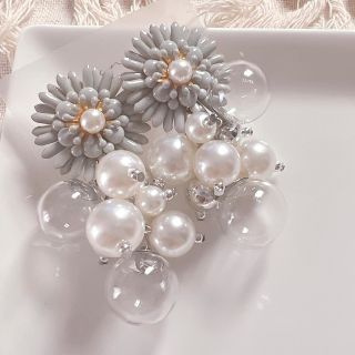 【最終価格】gray flower × glas ball pierce(ピアス)