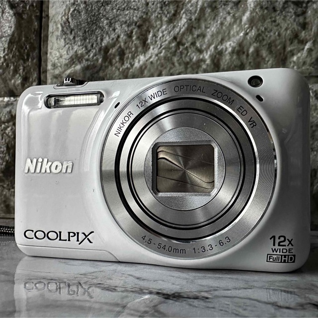 背面液晶線キズありニコン COOLPIX S6600