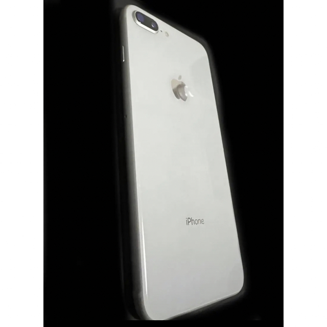 iPhone 8 Plus Silver 256 GB SIMロック解除済み スマホ/家電/カメラのスマートフォン/携帯電話(スマートフォン本体)の商品写真