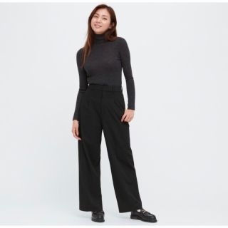 ユニクロ(UNIQLO)の美品♡UNIQLO♡タックワイドパンツ♡ブラック♡XL(カジュアルパンツ)