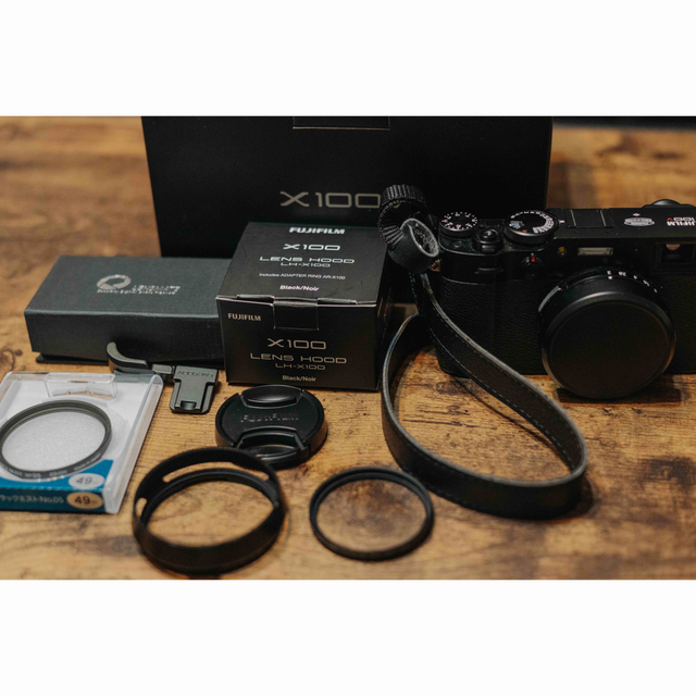 【美品】FUJIFILM X100V BLACK コンパクトデジタルカメラ