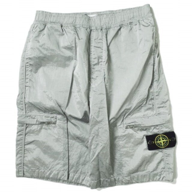 STONE ISLAND(ストーンアイランド)のSTONE ISLAND ストーンアイランド 22SS Garment-Dye Nylon Metal Shirring Shorts ガーメントダイナイロンメタルシャーリングショーツ 7615L1721 31 SILVER イージー ショートパンツ ボトムス【中古】【STONE ISLAND】 メンズのパンツ(ショートパンツ)の商品写真