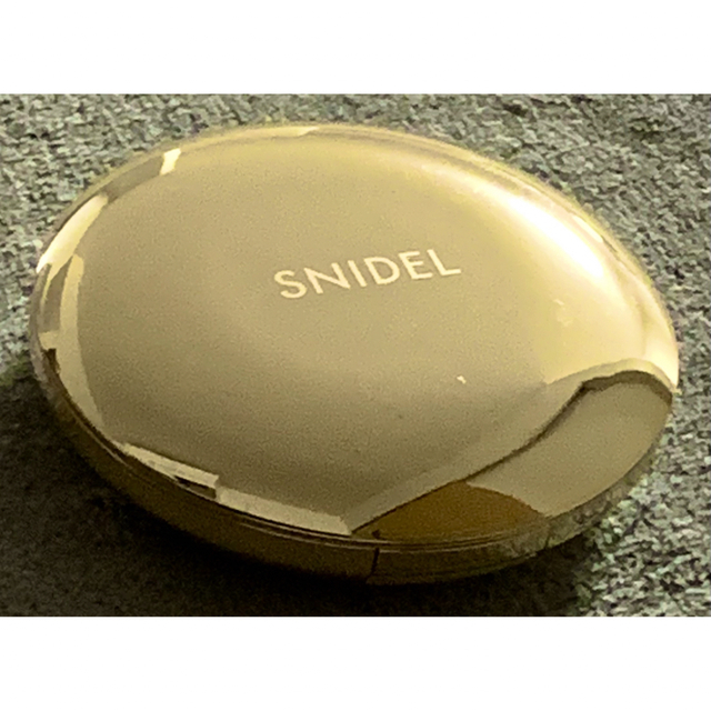 SNIDEL(スナイデル)のスナイデル SNIDEL プレストパウダー UV 00 フェイスパウダー コスメ/美容のベースメイク/化粧品(フェイスパウダー)の商品写真