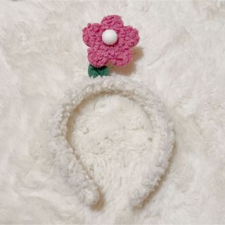 ブルーム(BLOOM)の8LOOM 君の花になる お花 カチューシャ ピンク(アイドルグッズ)