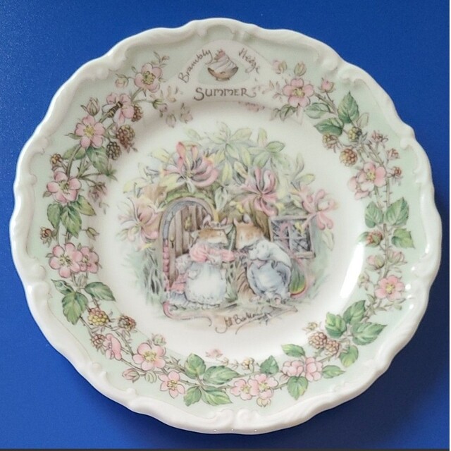 Royal Doulton(ロイヤルドルトン)のロイヤルドルトン ブランブリーヘッジ サマー　Royal Doulton 絵皿 エンタメ/ホビーの美術品/アンティーク(陶芸)の商品写真