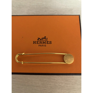 エルメス(Hermes)のHERMESセリエピンブローチ(ブローチ/コサージュ)