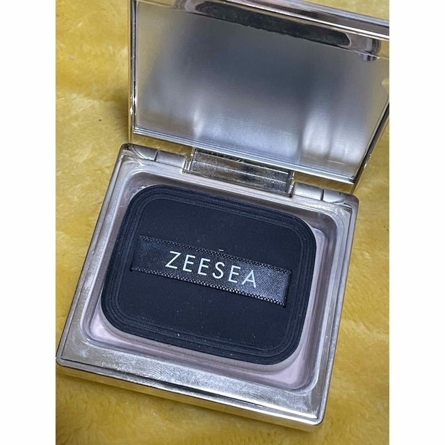 ZEESEA(ズーシー)のZEESEA フェイスパウダー　アリスクリアプレストパウダー コスメ/美容のベースメイク/化粧品(フェイスパウダー)の商品写真