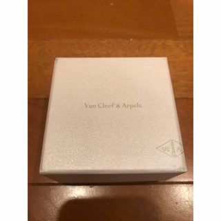 ヴァンクリーフアンドアーペル(Van Cleef & Arpels)のVan Cleef & Arpels ヴァンクリ　白ケース(ネックレス)