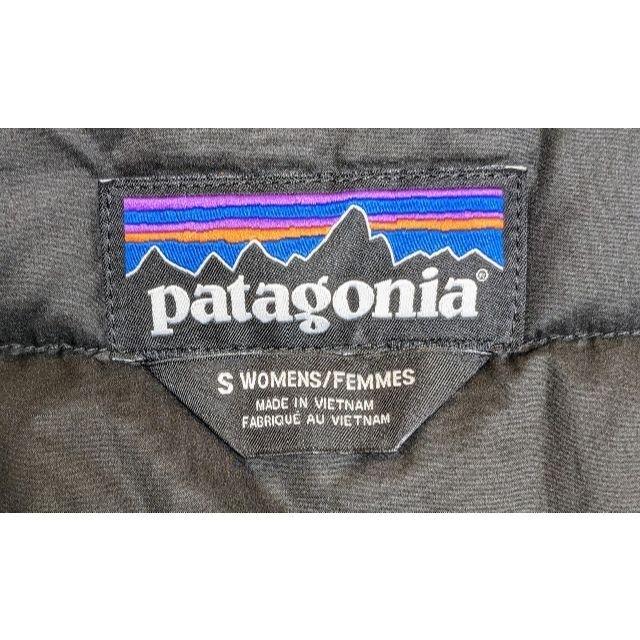 patagonia(パタゴニア)の【パタゴニア】グレート フォールズ インサレーテッド パーカ 【黒サイズS】 レディースのジャケット/アウター(ダウンジャケット)の商品写真