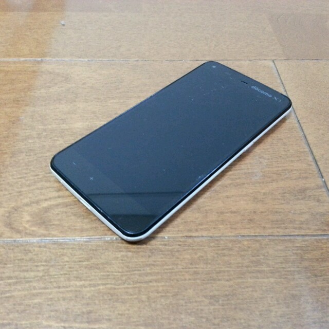 美品 SH-01F AQUOS PHONE ZETA ホワイト