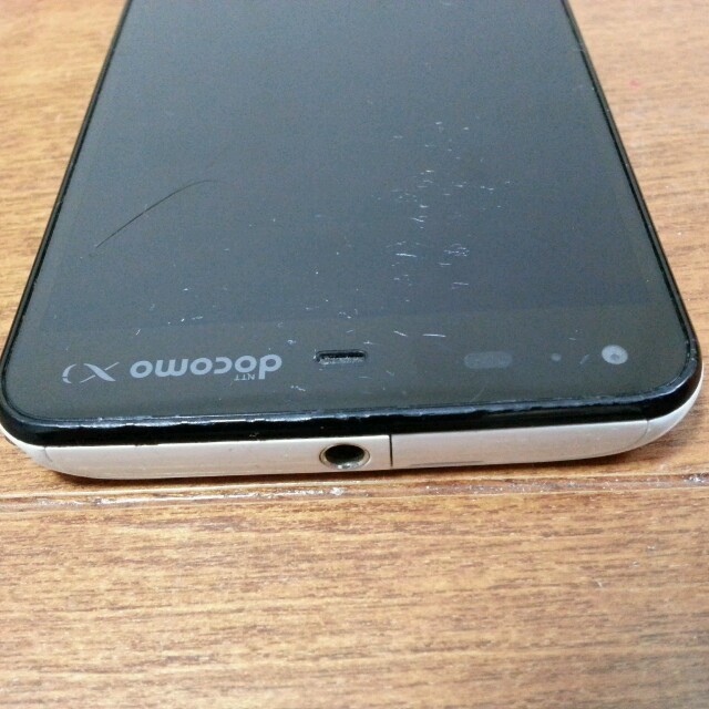 美品 SH-01F AQUOS PHONE ZETA ホワイト