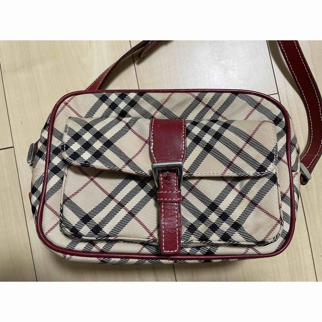 BURBERRY BLUE LABEL(バーバリーブルーレーベル)の☆値下げ中☆BURBERRY☆ショルダーバッグ レディースのバッグ(ショルダーバッグ)の商品写真