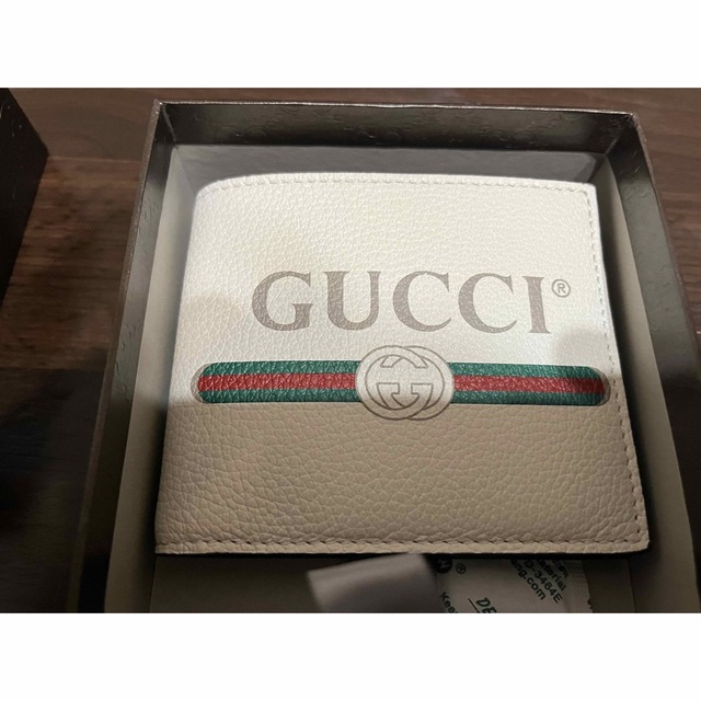 Gucci(グッチ)の【新品未使用】GUCCI 二つ折り財布 496309 0GCAT 8820  メンズのファッション小物(折り財布)の商品写真