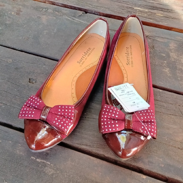 パンプス 赤紫 M リボン ぺったんこ レディースの靴/シューズ(ハイヒール/パンプス)の商品写真