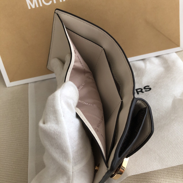 Michael Kors(マイケルコース)の新品 マイケルコース 定価28,600円 三つ折り財布 シグネチャー レディースのファッション小物(財布)の商品写真