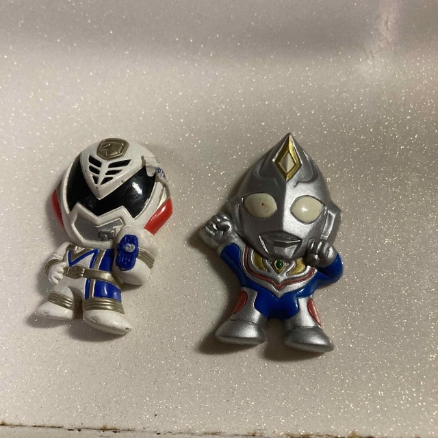 ウルトラマンマグネット　2個 エンタメ/ホビーのおもちゃ/ぬいぐるみ(キャラクターグッズ)の商品写真