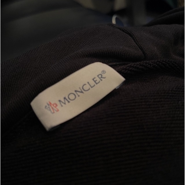 MONCLER(モンクレール)の【Zaza様専用】モンクレール　モンクレ　パーカー メンズのトップス(パーカー)の商品写真