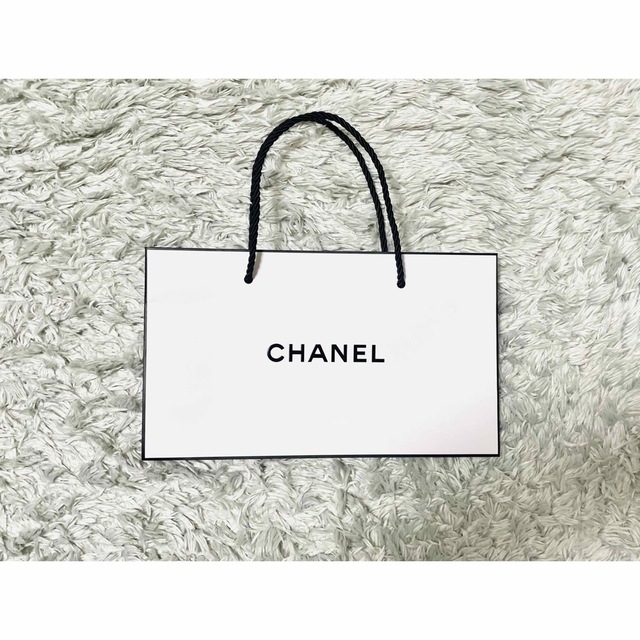 CHANEL(シャネル)の【美品】CHANEL シャネル　紙袋　ショップバッグ レディースのバッグ(ショップ袋)の商品写真