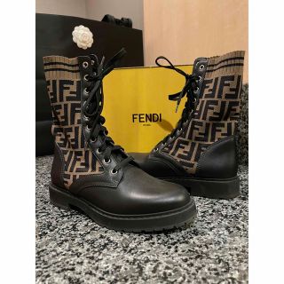 フェンディ(FENDI)のFendi ブーツ(ブーツ)