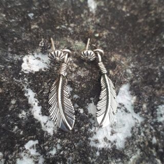 インディアンジュエリー(INDIAN JEWELRY)のNAVAJO　Harvey Mace作　フェザーピアス(ピアス(両耳用))