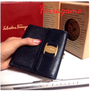 フェラガモ(Ferragamo)の♡フェラガモ♡♥︎三つ折り財布♡(財布)