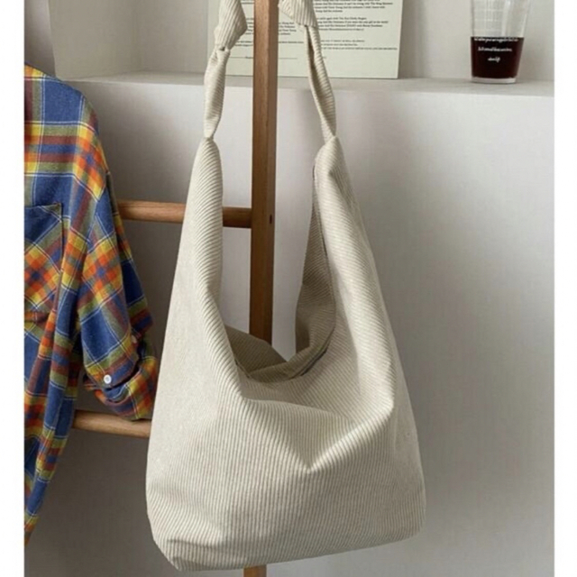 COS(コス)の韓国　ショルダーバッグ レディースのバッグ(ショルダーバッグ)の商品写真