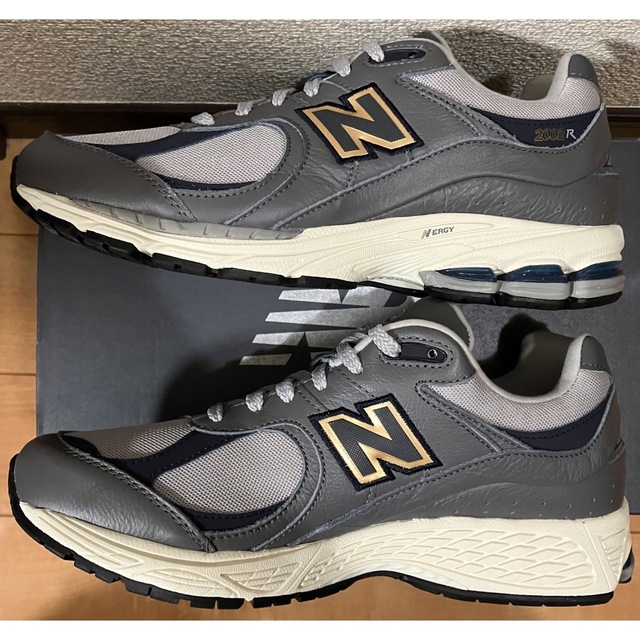 New Balance(ニューバランス)のニューバランス 2002R "グレー/ゴールド" 27cm M2002RHP メンズの靴/シューズ(スニーカー)の商品写真