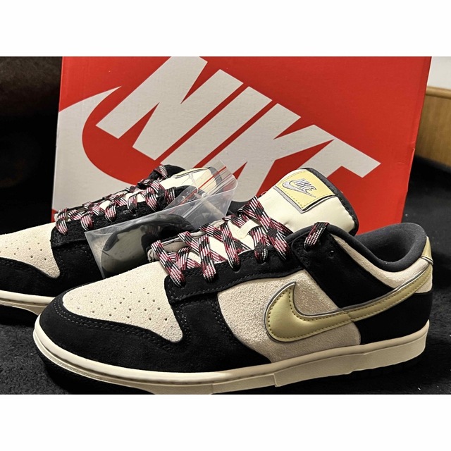 Nike WMNS Dunk Low LX