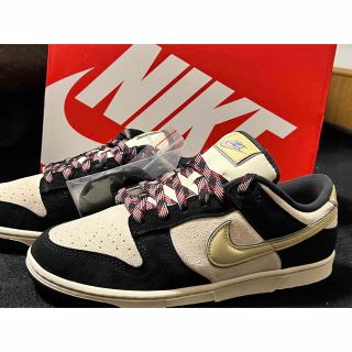 最終値下げNike WMNS Dunk Low LX \