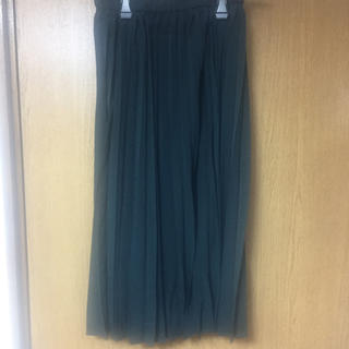ジーユー(GU)のGU 深みグリーンスカート 新品未使用(ひざ丈スカート)
