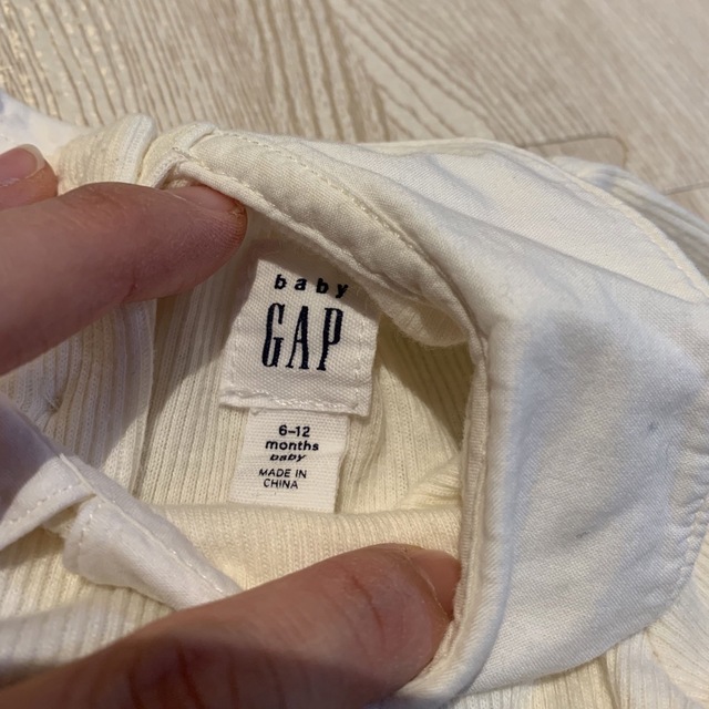 babyGAP(ベビーギャップ)のbaby GAP＊丸襟リブロンパース キッズ/ベビー/マタニティのベビー服(~85cm)(ロンパース)の商品写真