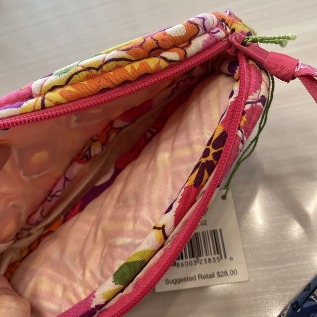 Vera Bradley(ヴェラブラッドリー)の♡新品♡ Vera Bradley  (ベラ ブラッドリー)  ポーチ2点セット レディースのファッション小物(ポーチ)の商品写真