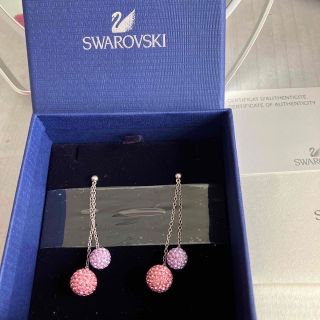 スワロフスキー(SWAROVSKI)のスワロフスキー　ピアス　限定色　美品(ピアス)