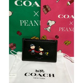 コーチ(COACH)のCOACH X PEANUTS ジップ カード ケース　スヌーピー(名刺入れ/定期入れ)