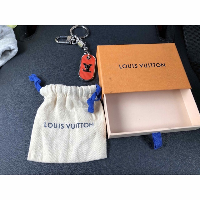 LOUIS VUITTON - ルイヴィトン キーホルダー(オレンジ)の通販 by LOUIS VUITTON - ルイヴィトン キーホルダー(オレンジ)の通販 by