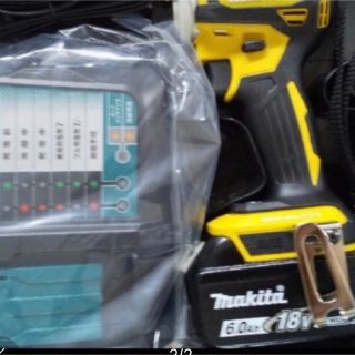 マキタ(Makita)のマキタ　インパクトドライバ18v黄色(その他)