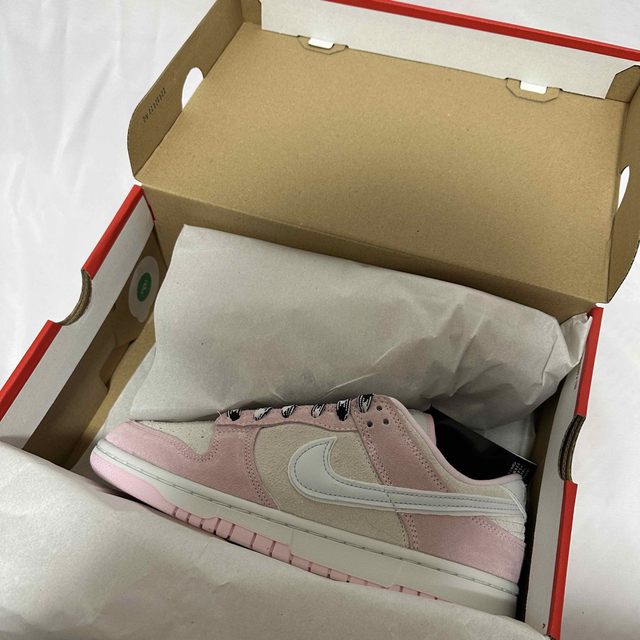 NIKE(ナイキ)の[限定品] NIKE Dunk Low LX 26cm Pink Form メンズの靴/シューズ(スニーカー)の商品写真