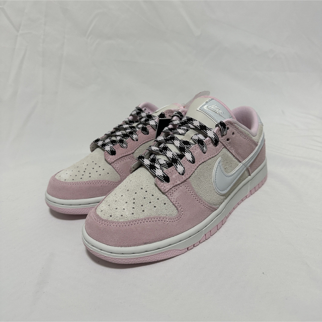 NIKE(ナイキ)の[限定品] NIKE Dunk Low LX 26cm Pink Form メンズの靴/シューズ(スニーカー)の商品写真