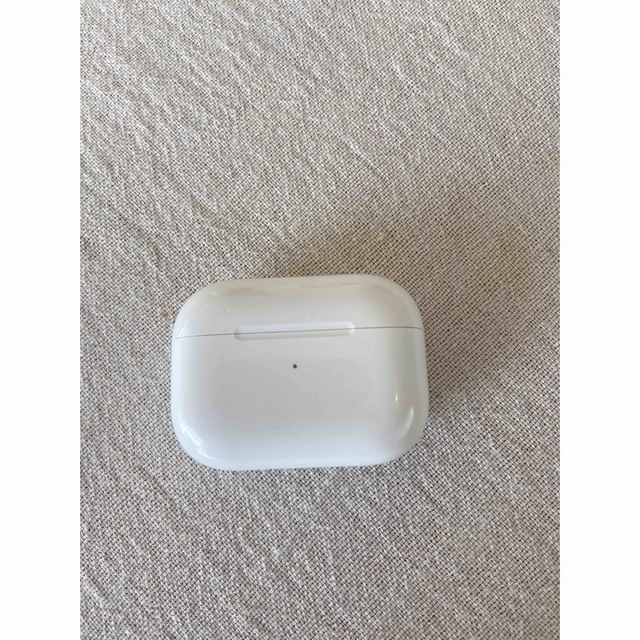 Apple(アップル)のAirPodsPRO (第一世代) スマホ/家電/カメラのオーディオ機器(ヘッドフォン/イヤフォン)の商品写真