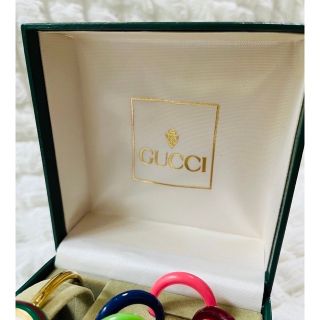 Gucci - ✨稼働✨ GUCCI 11/12.2 チェンジベゼル 白 クオーツ ケース