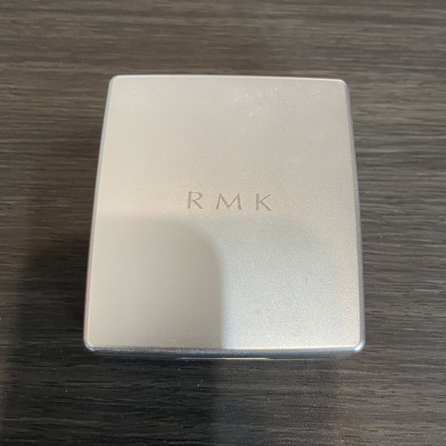 RMK(アールエムケー)のRMK プレストパウダーN 03 コスメ/美容のベースメイク/化粧品(フェイスパウダー)の商品写真