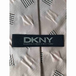 ダナキャランニューヨーク(DKNY)の【DKNY】美品ネクタイ　総柄(ネクタイ)