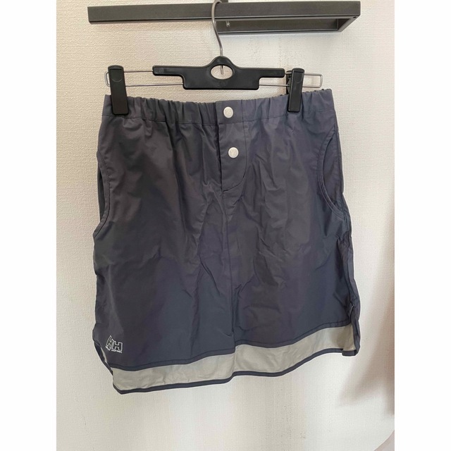 HELLY HANSEN(ヘリーハンセン)のHELLY HANSENのジャケットとスカートセット スポーツ/アウトドアのアウトドア(登山用品)の商品写真
