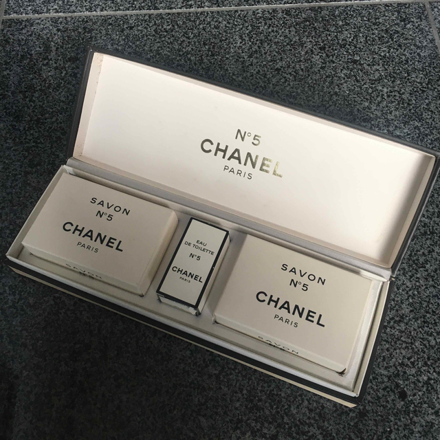 CHANEL(シャネル)の【新品】CHANEL シャネル N5° サヴォン2個 オードトワレット  コスメ/美容のボディケア(ボディソープ/石鹸)の商品写真