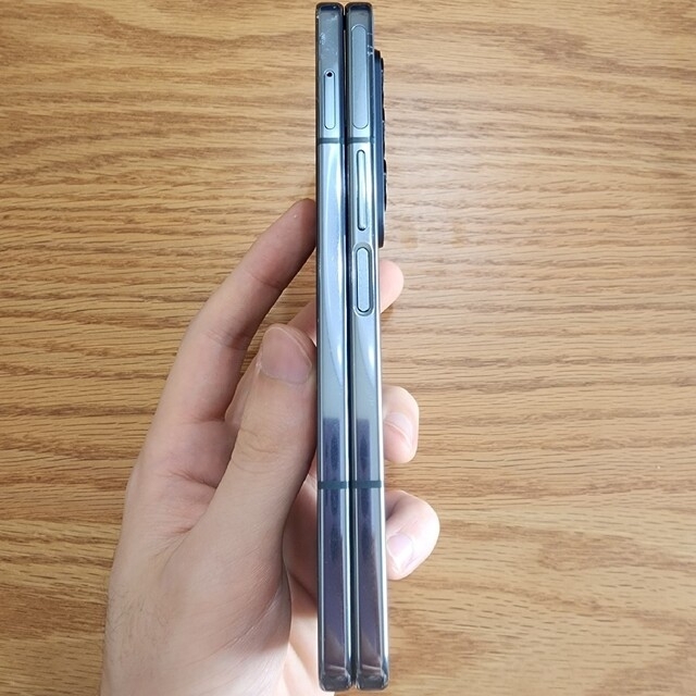 Samsung Galaxy Z Fold4 Graygreen US版 512 - スマートフォン本体 Samsung Galaxy Z Fold4 Graygreen US版 512