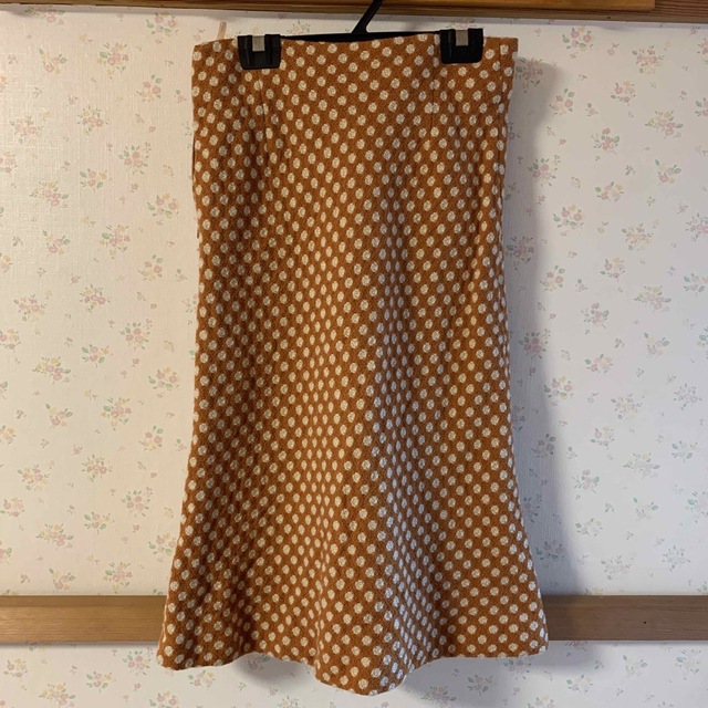 LOOK(ルック)の茶色　水玉模様　ロングスカート レディースのスカート(ロングスカート)の商品写真